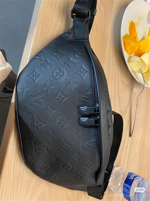 2026120181031628 460